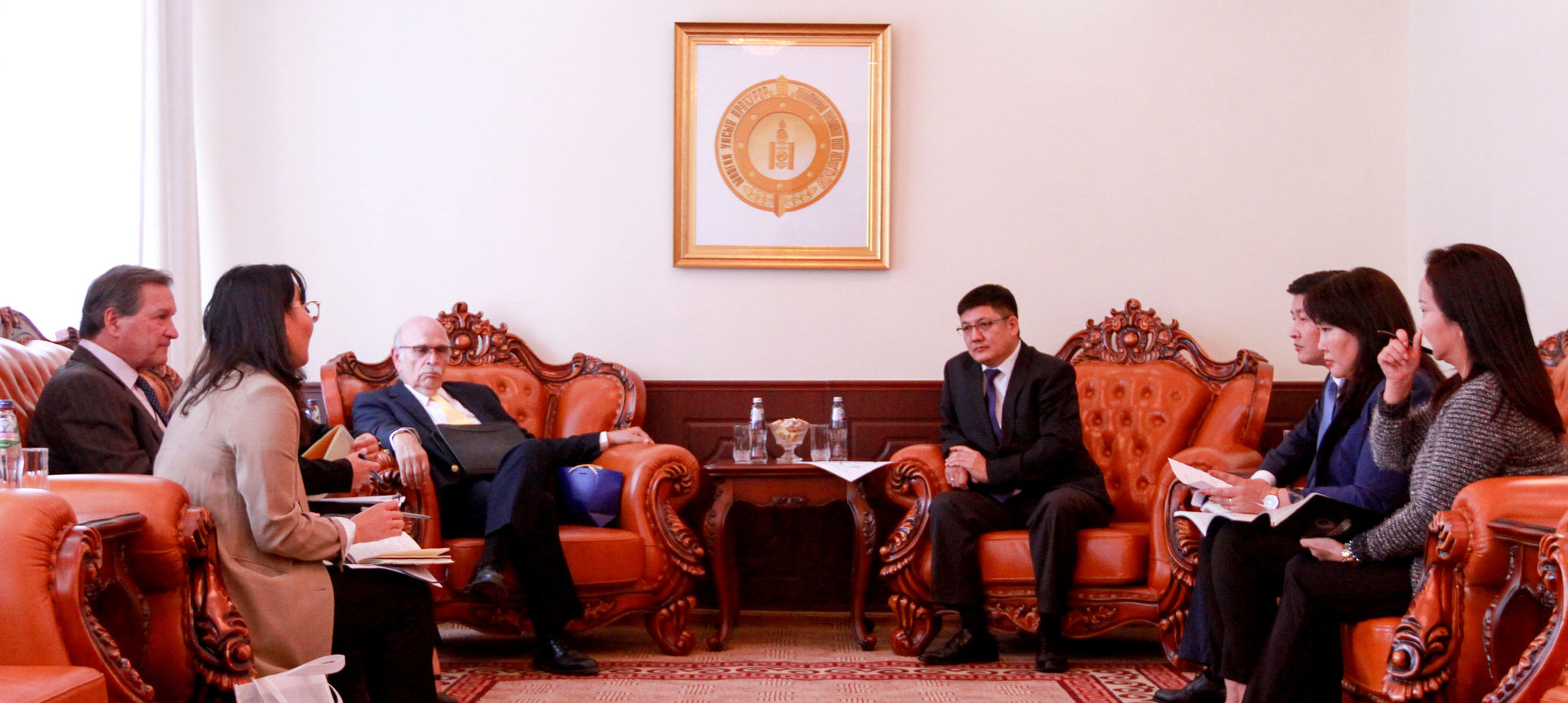 АНУ-ЫН САНГИЙН ЯАМНЫ ТЕХНИК ТУСЛАЛЦААНЫ АЛБАНЫ ТӨЛӨӨЛӨГЧДИЙГ ХҮЛЭЭН АВЧ УУЛЗЛАА